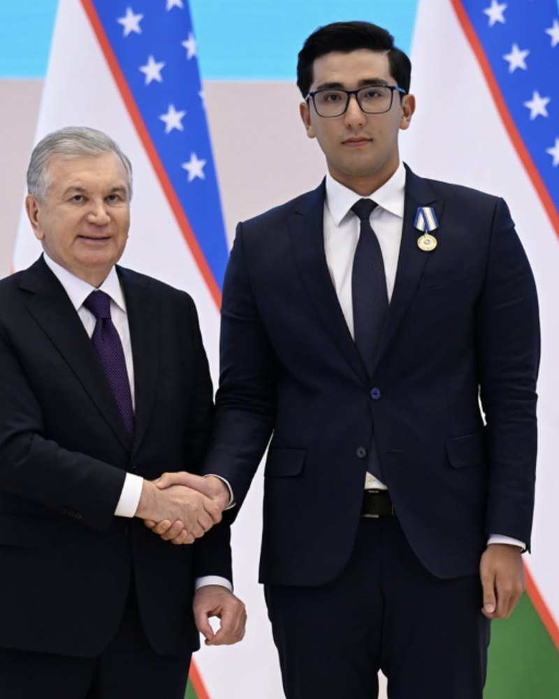 Schoch Kudratov with President Shavkat Mirziyoyev